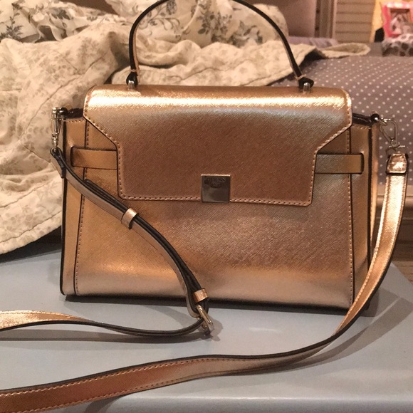 Guess Handbags - FINAL PRICE! Guess rose gold purse.